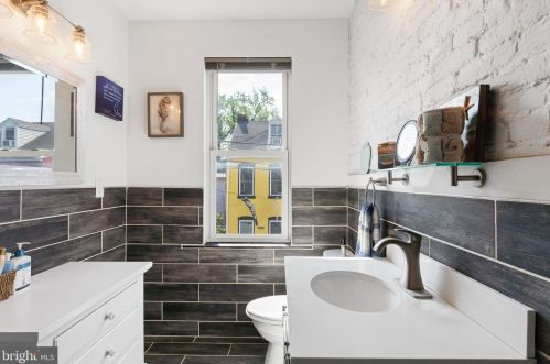 10 Locust St, Lancaster PA  17602-3608 exterior