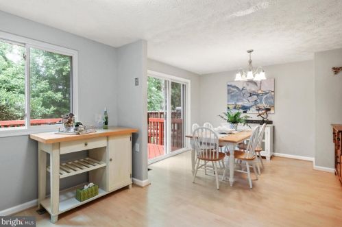 6023 Chicory Pl, Alexandria VA 22310-1795 exterior