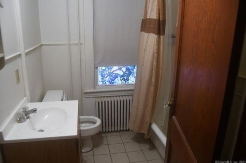 39 Clinton Ave, Norwalk CT 06854-1527 exterior