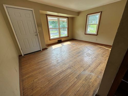 4425 41st St, Milwaukee, WI 53209-5815