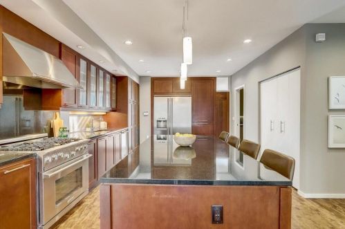 833 Reservoir Ave, Milwaukee, WI 53212-3482