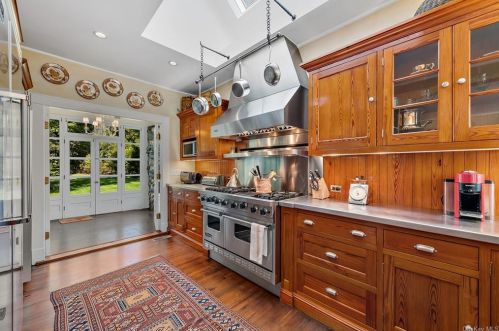 3 Fairfield Rd, Greenwich CT 06830-4872 exterior