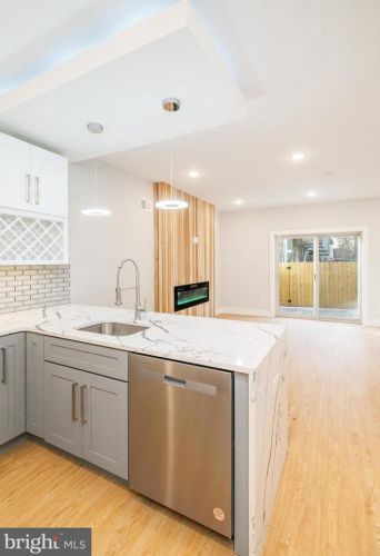 1720 22nd St, Philadelphia PA 19145-1943 exterior