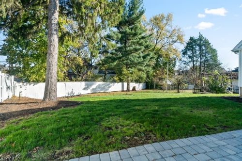 110 Northfield Ave, Town Center NJ  07052-5319 exterior