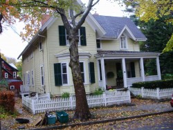 15 Moreland Ave, Newton, MA 02459-2114