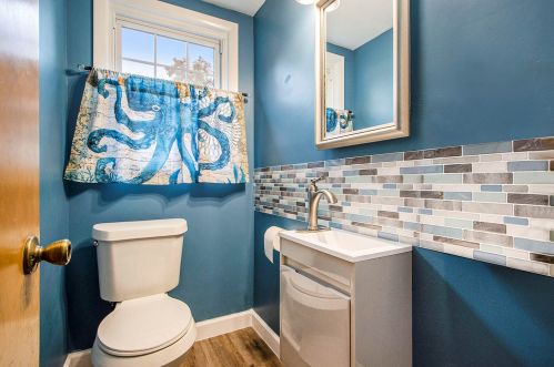 223 Barberry Ave, Kalamazoo MI 49002-6205 exterior