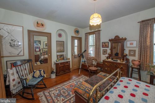 558 18 St, Philadelphia PA 19140-1014 exterior