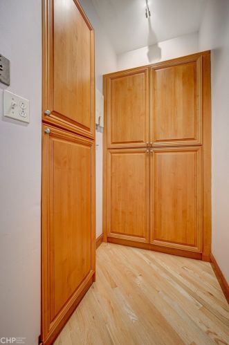 4942 Ellis Ave, Chicago IL 60615-5076 exterior