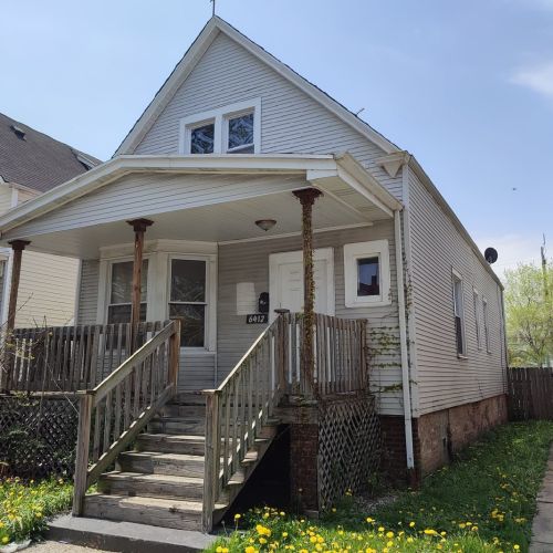 6412 Mozart St, Chicago, IL 60645-5205
