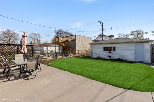 4815 Mulligan Ave, Chicago IL 60630-2921 exterior