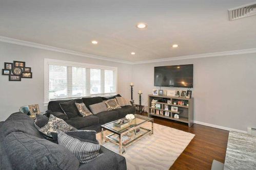 5 Larry Dr, Commack NY 11725-3326 exterior