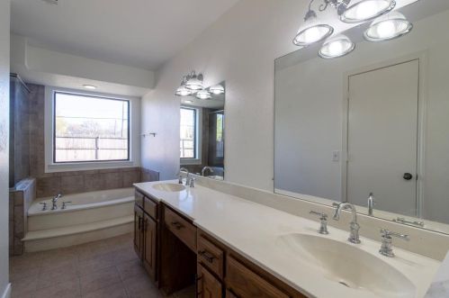 8124 Bobwhite Dr, Frisco TX 75034-4539 exterior