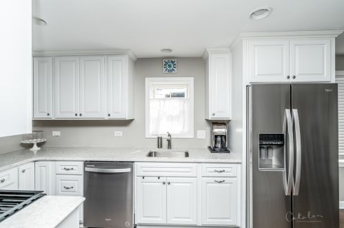 5553 Olcott Ave, Chicago, IL 60656-1748