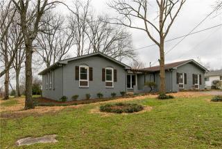 205 Blair Ln, Lebanon, TN 37087-3036