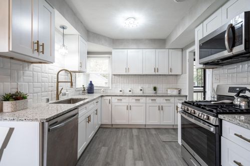 4210 Congress St, Milwaukee WI  53209-5836 exterior