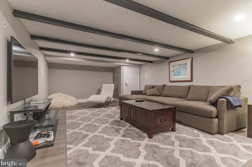 307 Green St, Philadelphia PA 19130-3914 exterior