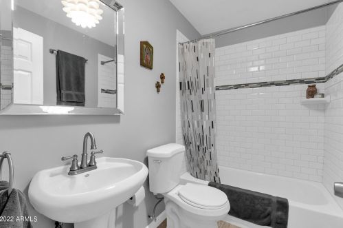 2545 15 St, Phoenix AZ 85040-1303 exterior