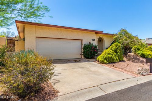 9058 28th St, Phoenix AZ  85028-4703 exterior