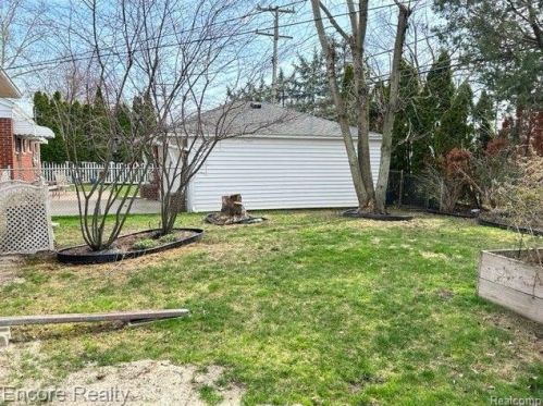 6831 Amboy St, Dearborn Heights MI  48127-1903 exterior