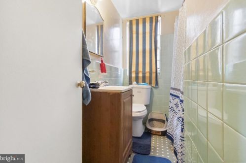 7935 Gilbert St, Philadelphia PA 19150-2501 exterior