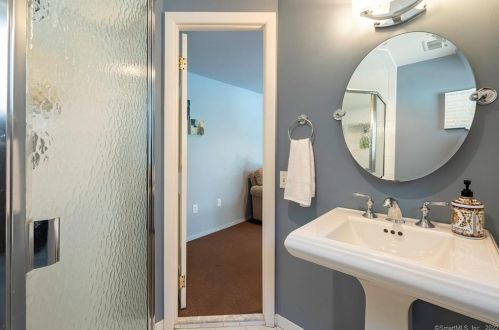 47 Nursery St, Norwalk CT 06850-1707 exterior