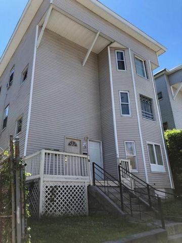 24 Everard St, Worcester, MA 01605-2851