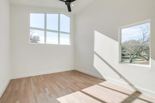 6811 Blessing Dr, Dallas TX 75214-2547 exterior