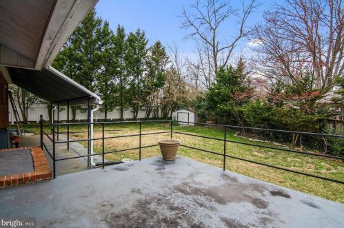 6662 Kings Hwy, Alexandria VA 22306-1506 exterior