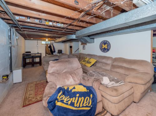 5269 Keyes Dr, Kalamazoo MI 49004-2613 exterior