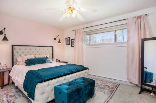 8696 Mdw Ln, Berrien Springs MI 49103-1426 exterior