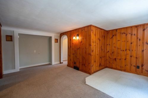 25 Chestnut St, West Springfield MA 01089-2804 exterior