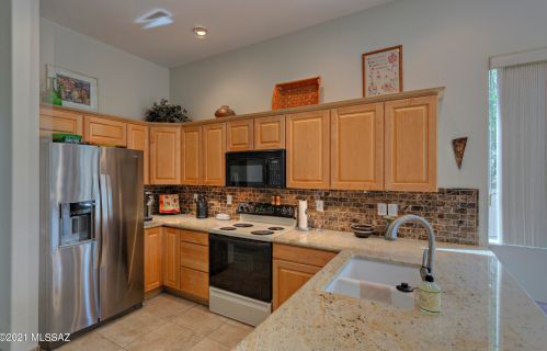 4707 Piccadilly Dr, Green Valley AZ 85622-5465 exterior