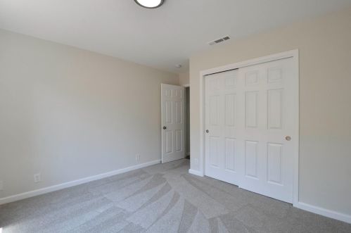 2103 Bristol Park Cir, Turlock CA  95382-2965 exterior