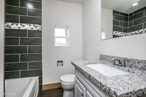 1033 30 Ave, Phoenix AZ 85017-1105 exterior