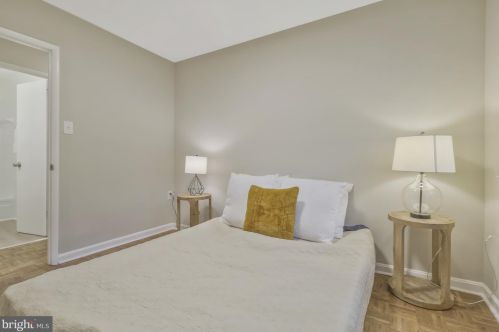 2361 Emerald Hts Ct, Herndon VA 20191-1752 exterior