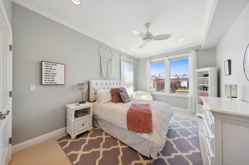 3524 Oakley Ave, Chicago IL 60609-1062 exterior