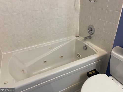 2014 Dundee Rd, Rockville MD exterior