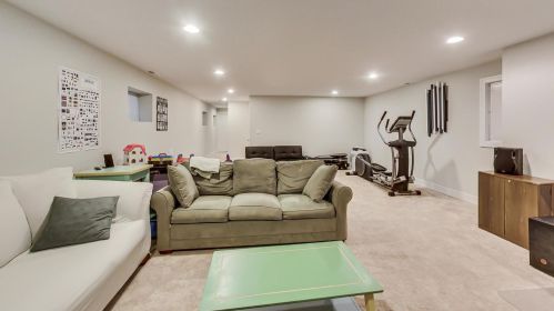 3131 Spaulding Ave, Chicago IL 60618-6804 exterior