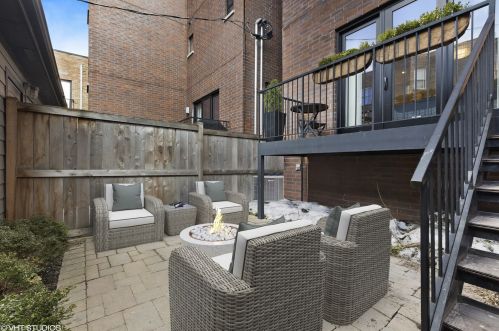 3946 Hoyne Ave, Chicago IL 60618-3922 exterior