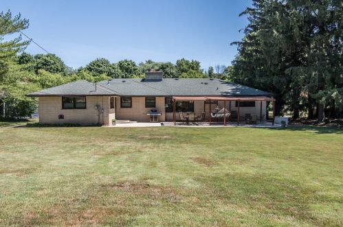 2569 Root Riv Pkwy, Milwaukee WI 53227-1849 exterior