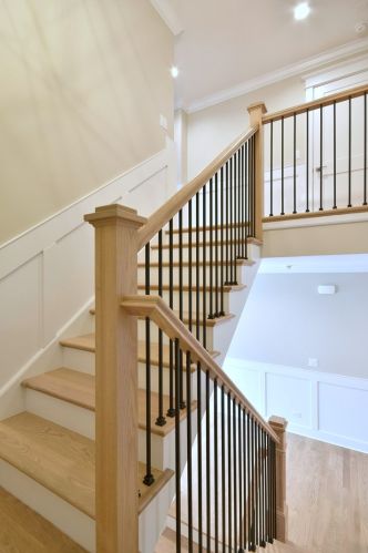 698 Berkley Ave, Elmhurst IL  60126-4244 exterior