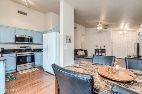 6476 David Dr, Tucson AZ 85730-1813 exterior