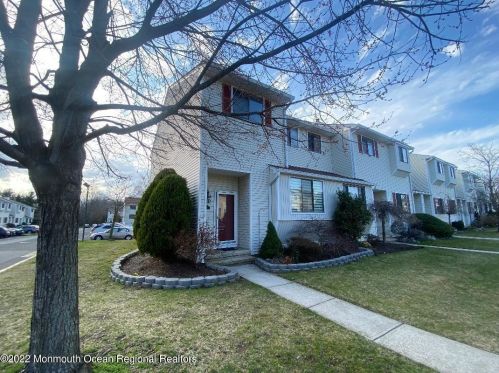 381 Middlewood Rd, Middletown, NJ 07748-1328