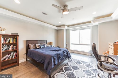 1239 17 St, Philadelphia PA 19121-5029 exterior