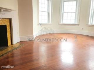 182 Naples Rd, Brookline MA  02446-5750 exterior