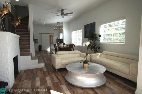 331 1 Ave, Boynton Beach FL 33435-4006 exterior