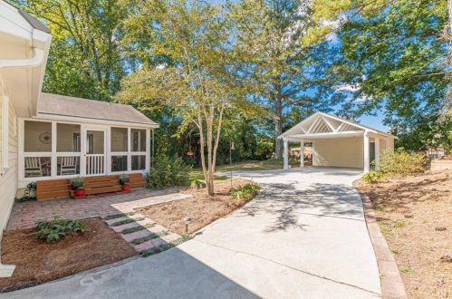 1714 Belle Isle Cir, Atlanta GA 30329-2527 exterior