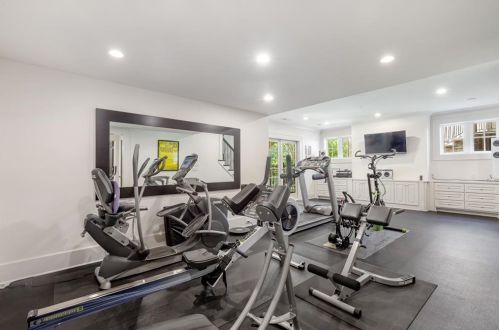 765 Brook Park Pl, Atlanta GA 30342-2839 exterior