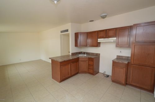 330 Navajo Rd, Tucson AZ  85705-3958 exterior