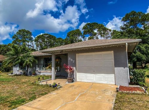 397 Thornhill Dr, Fort Pierce, FL 34983-3702